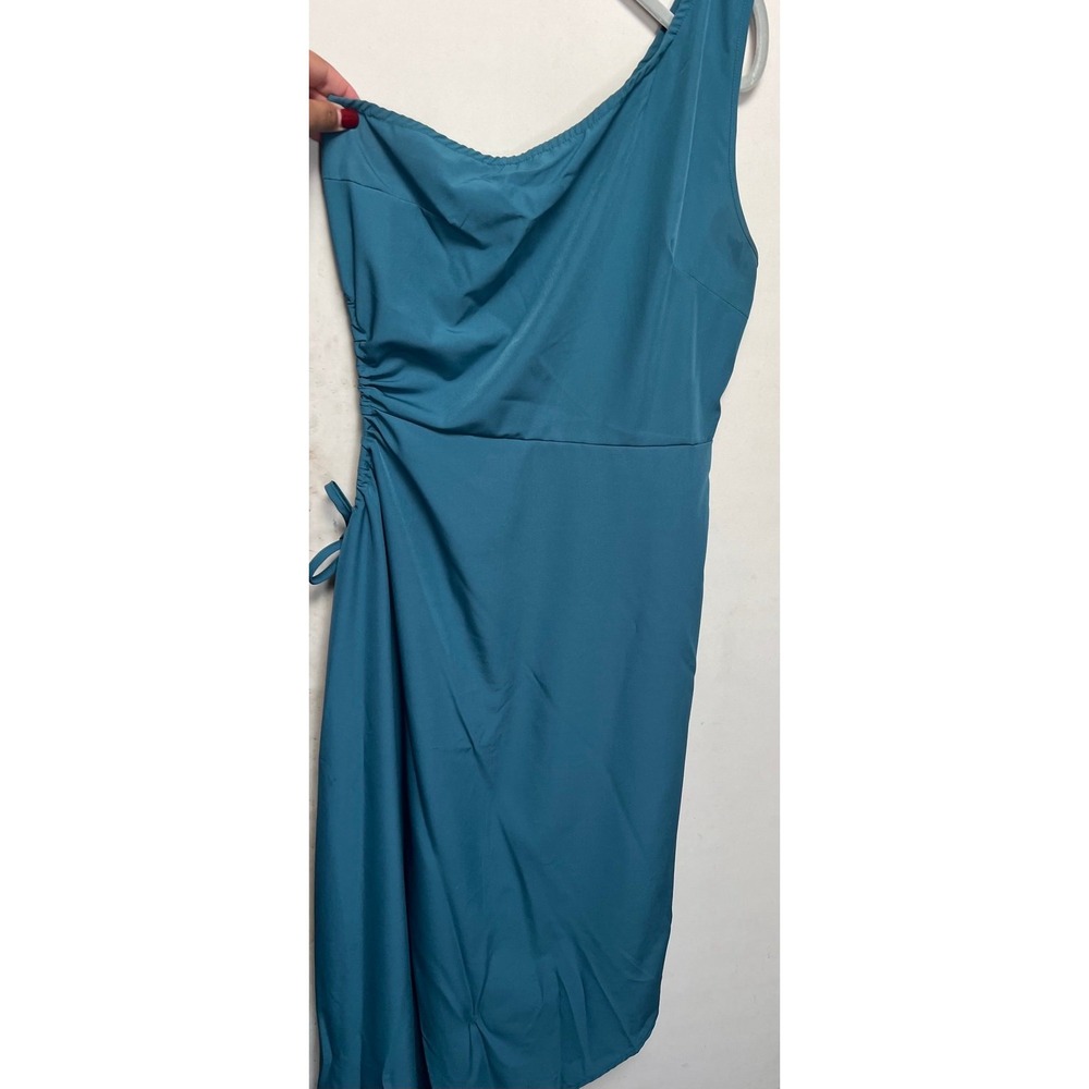 Dress‎
